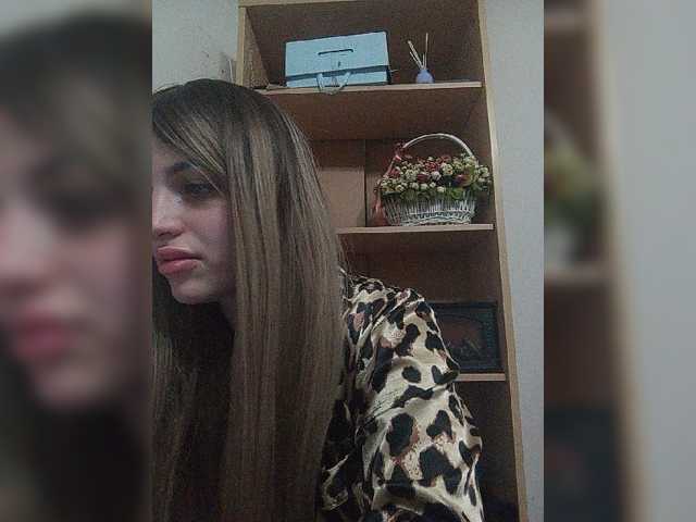 Sonyagasay live cam on BongaCams