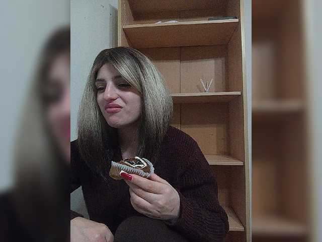Sonyagasay live cam on BongaCams