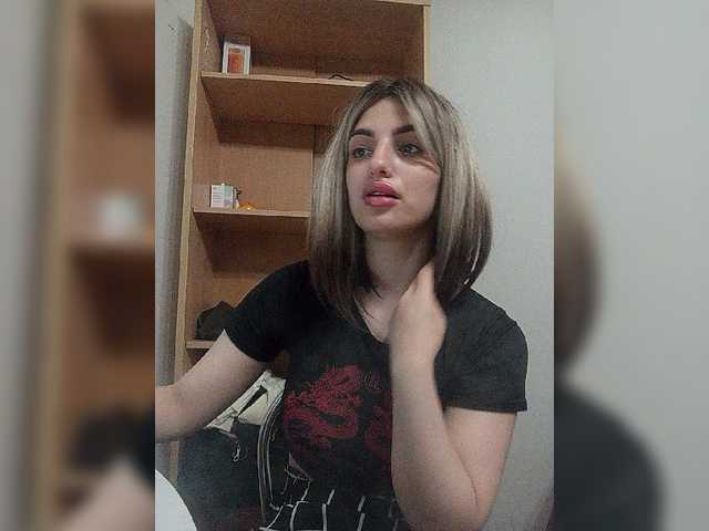 Sonyagasay live cam on BongaCams