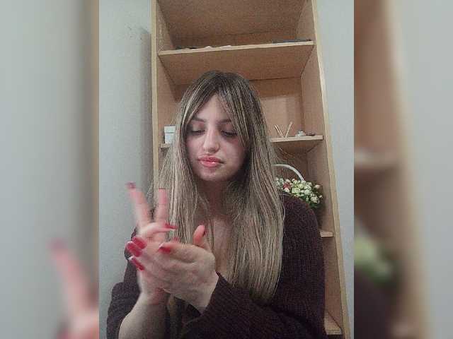Sonyagasay live cam on BongaCams