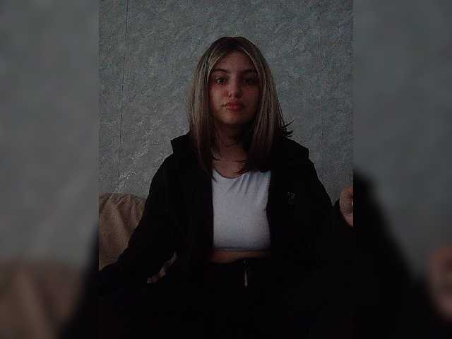Sonyagasay live cam on BongaCams