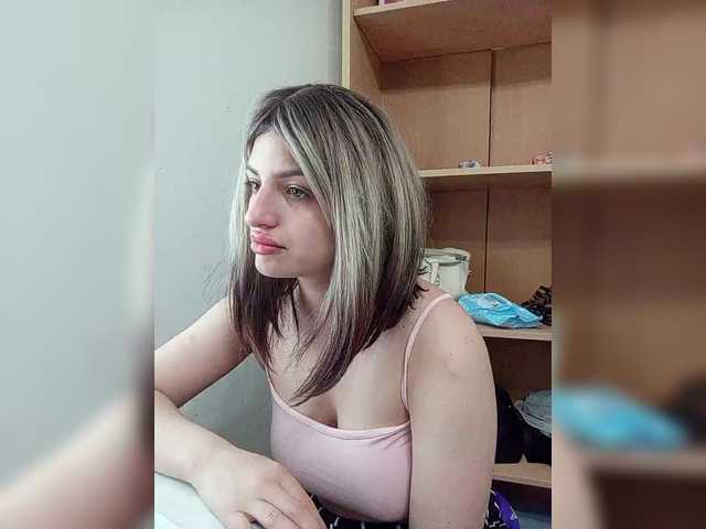 Sonyagasay live cam on BongaCams