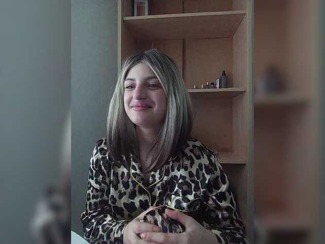Sonyagasay live cam on BongaCams