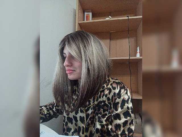 Sonyagasay live cam on BongaCams