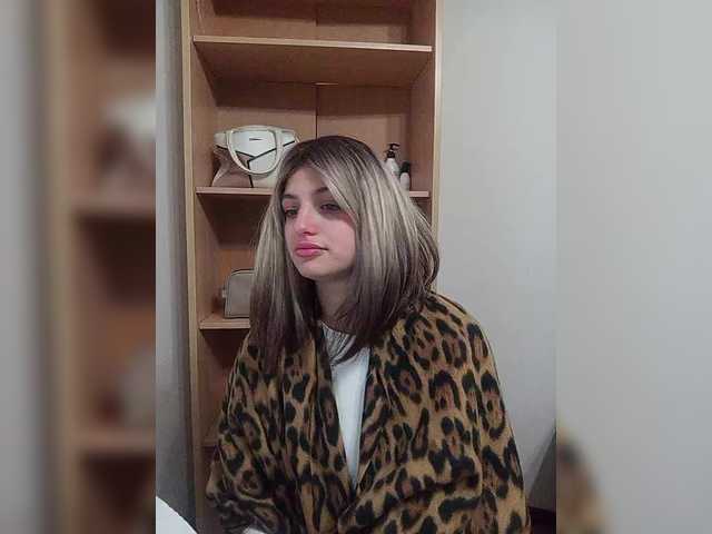 Sonyagasay live cam on BongaCams