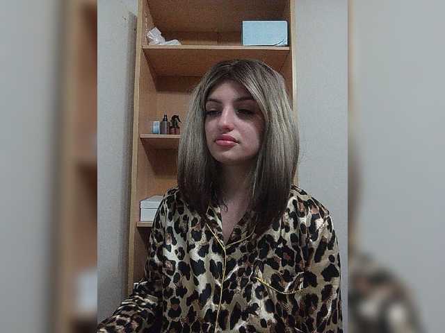 Sonyagasay live cam on BongaCams