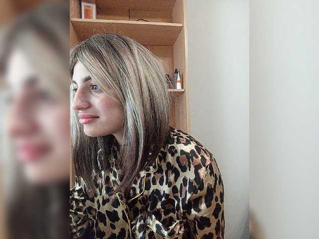 Sonyagasay live cam on BongaCams