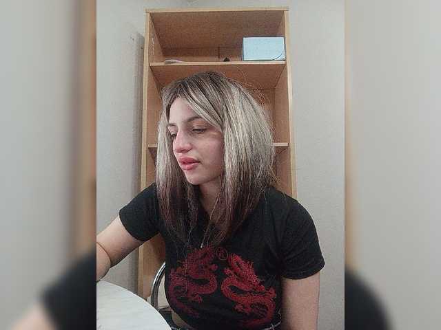 Sonyagasay live cam on BongaCams