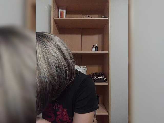 Sonyagasay live cam on BongaCams