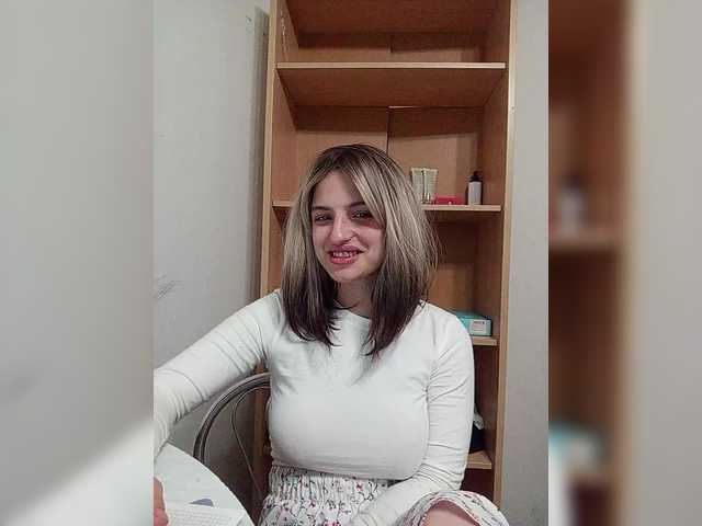 Sonyagasay live cam on BongaCams