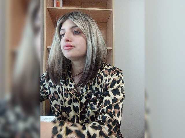 Sonyagasay live cam on BongaCams