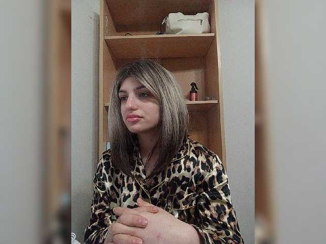 Sonyagasay live cam on BongaCams
