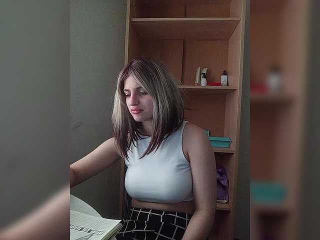 Sonyagasay live cam on BongaCams