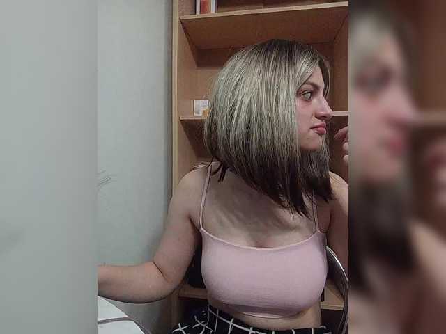Sonyagasay live cam on BongaCams