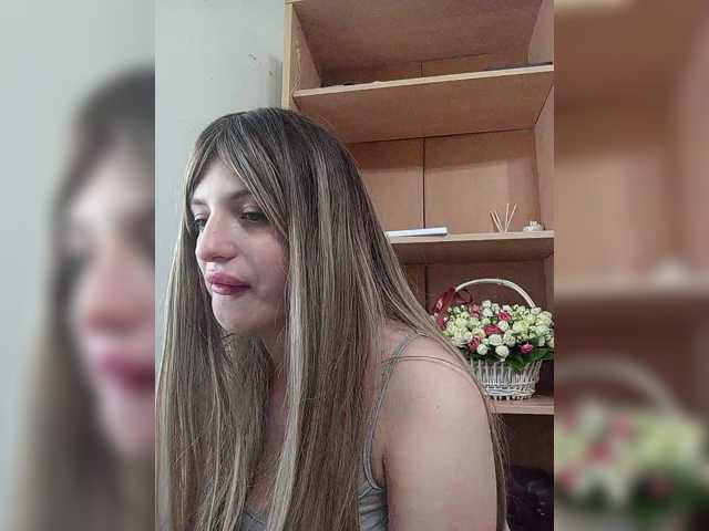 Sonyagasay live cam on BongaCams