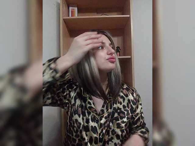 Sonyagasay live cam on BongaCams