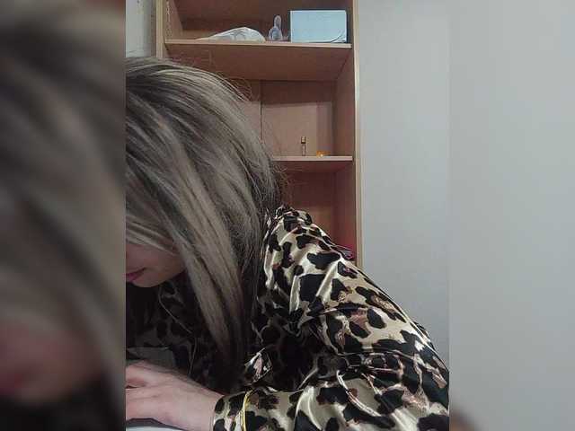 Sonyagasay live cam on BongaCams