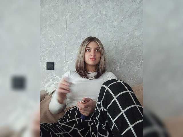 Sonyagasay live cam on BongaCams