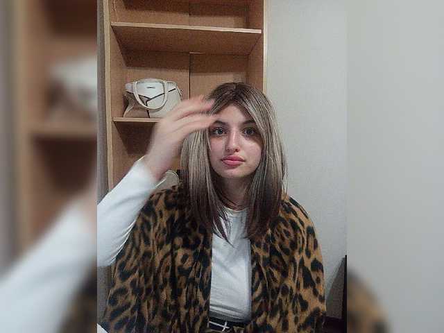 Sonyagasay live cam on BongaCams