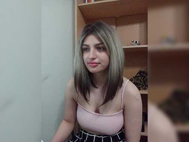 Sonyagasay live cam on BongaCams