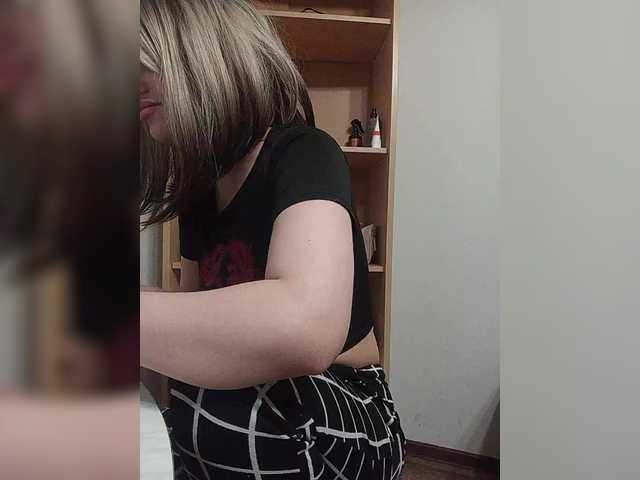 Sonyagasay live cam on BongaCams