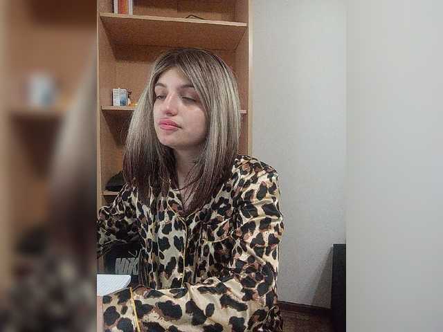 Sonyagasay live cam on BongaCams