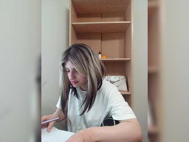 Sonyagasay live cam on BongaCams