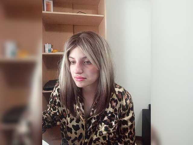 Sonyagasay live cam on BongaCams