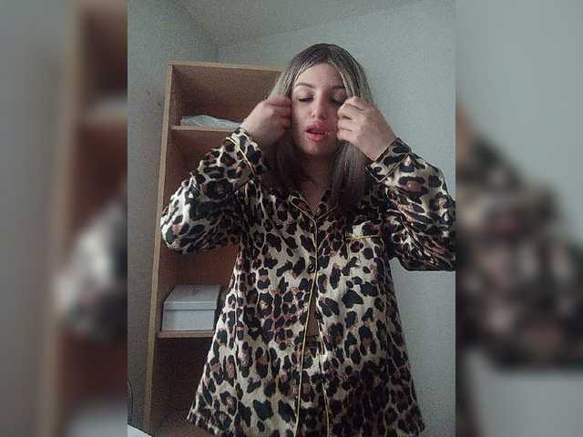 Sonyagasay live cam on BongaCams
