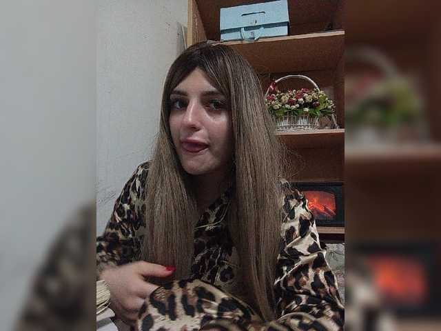 Sonyagasay live cam on BongaCams