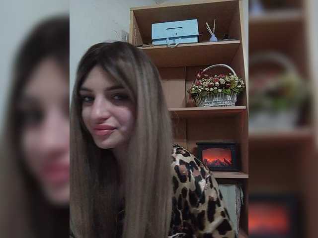Sonyagasay live cam on BongaCams