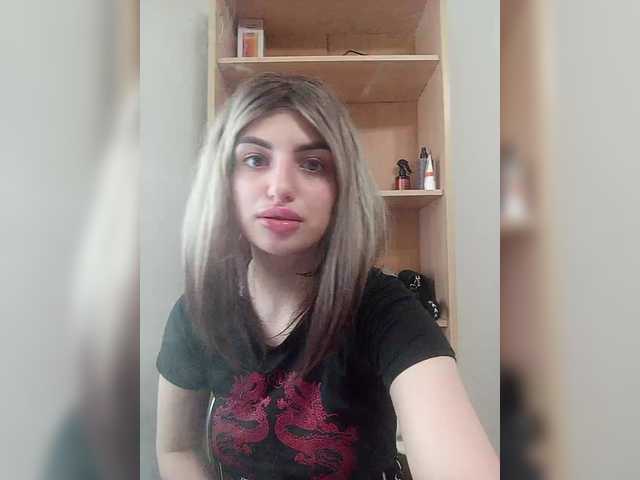 Sonyagasay live cam on BongaCams