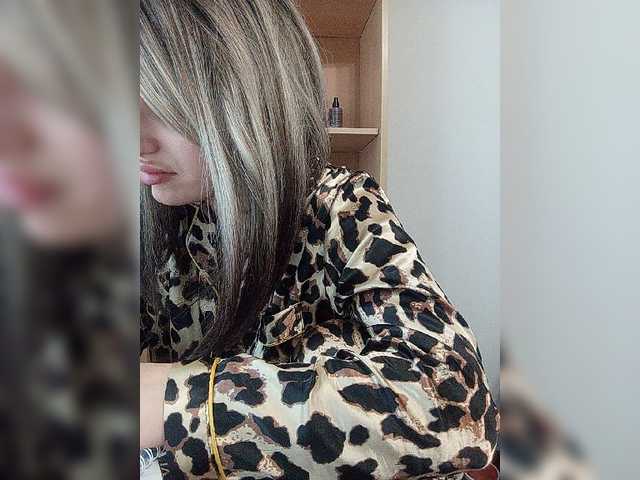 Sonyagasay live cam on BongaCams