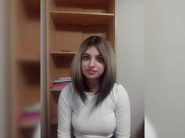 le modèle Rshsujdensay est en webcam porno dans un show sur le site bongacams, il possède les tags suivants: White/Caucasian,Blonde,Shaved