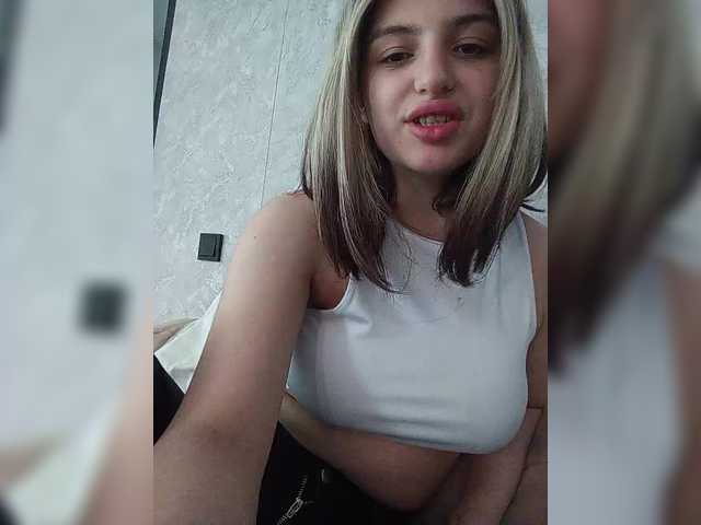 Sonyagasay live cam on BongaCams
