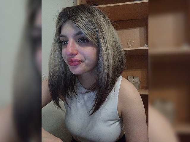 Sonyagasay live cam on BongaCams