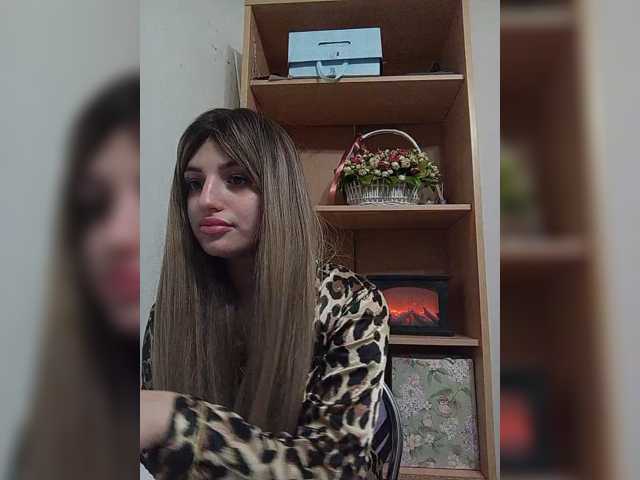 Sonyagasay live cam on BongaCams