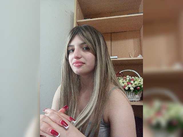 Sonyagasay live cam on BongaCams