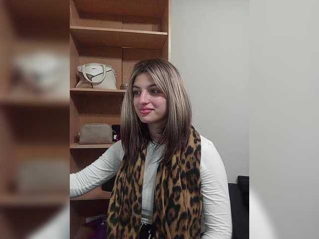 Sonyagasay live cam on BongaCams
