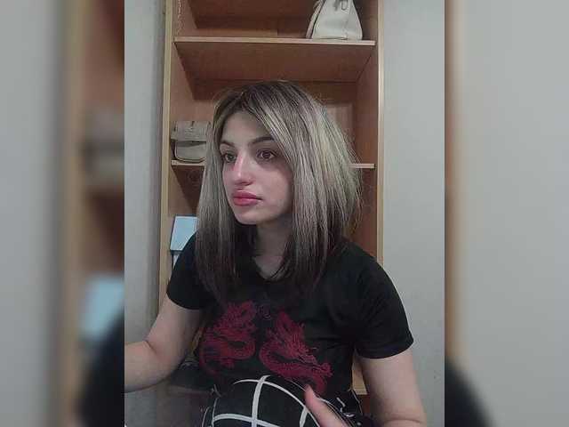Sonyagasay live cam on BongaCams