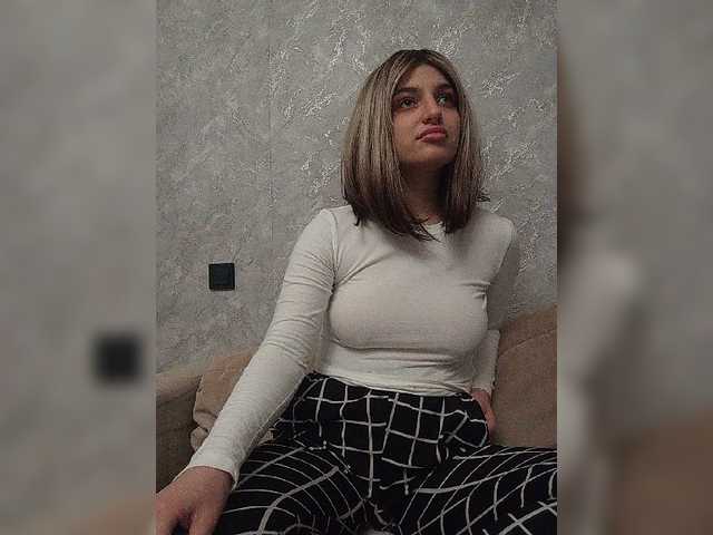 Sonyagasay live cam on BongaCams