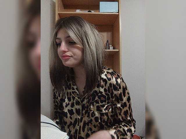 Sonyagasay live cam on BongaCams