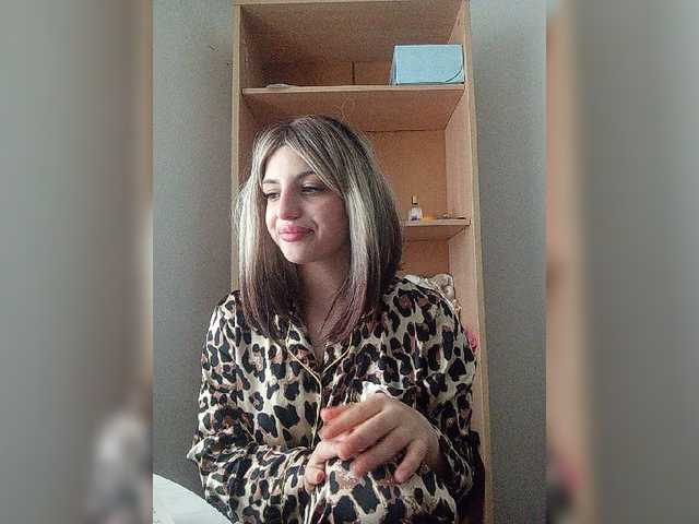 Sonyagasay live cam on BongaCams