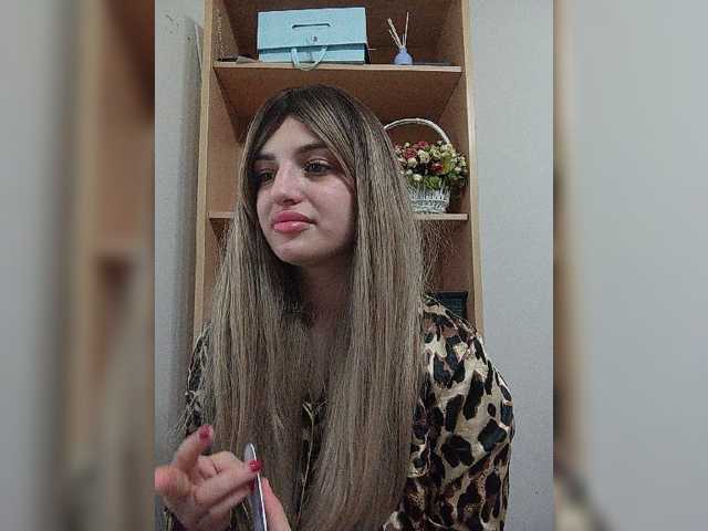 Sonyagasay live cam on BongaCams
