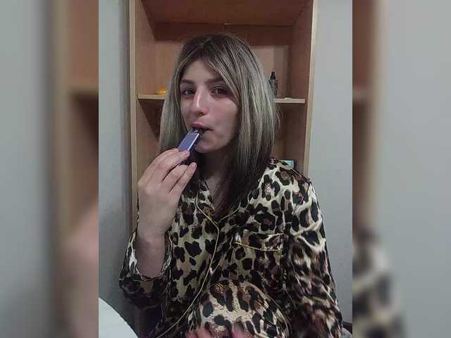 Sonyagasay live cam on BongaCams