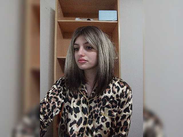 Sonyagasay live cam on BongaCams