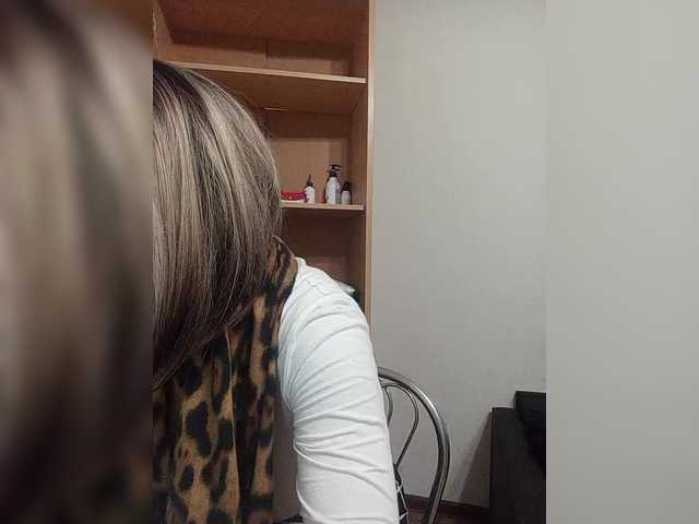 Sonyagasay live cam on BongaCams