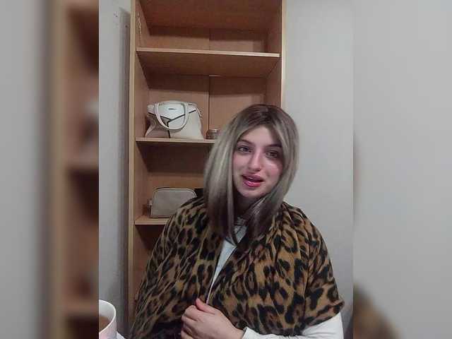 Sonyagasay live cam on BongaCams