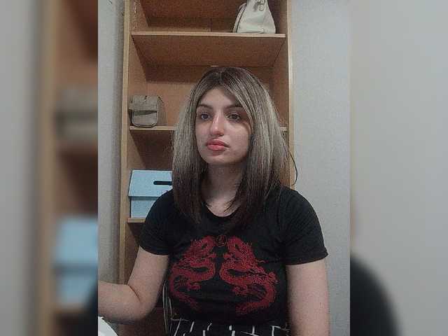 Sonyagasay live cam on BongaCams