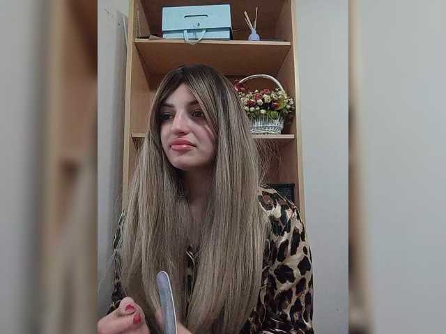 Sonyagasay live cam on BongaCams